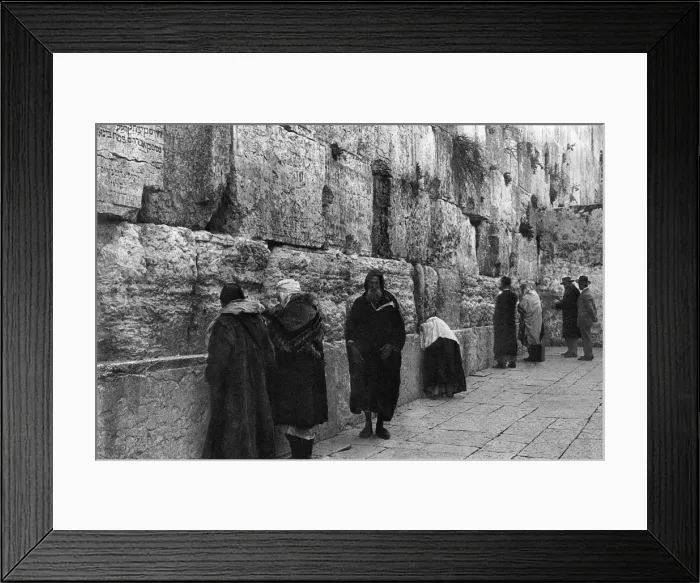 Framed Print : People at the Wailing Wall, Jerusalem Framed Print : People at the Wailing Wall, Jerusalem