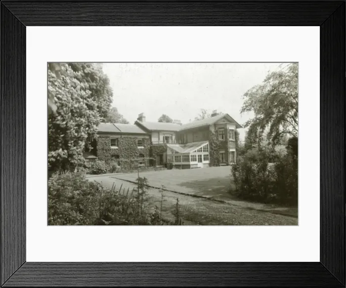 Framed Print : Fine House in Sidcup area Framed Print : Fine House in Sidcup area