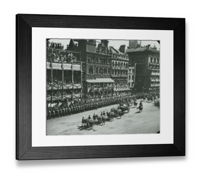 Framed Print : Her Majesty at Whitehall on the return journey - Jubliee, 18 Framed Print : Her Majesty at Whitehall on the return journey - Jubliee, 18