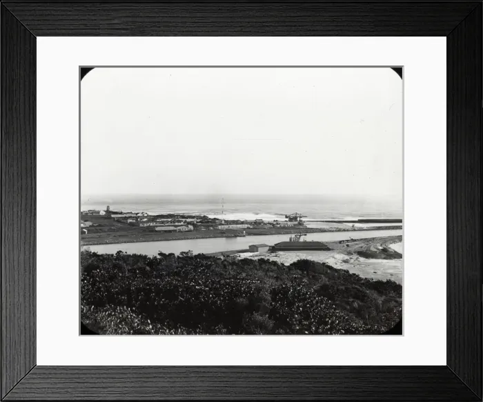 Framed Print : South Africa - Entrance to Buffalo Harbour, East London, Cap Framed Print : South Africa - Entrance to Buffalo Harbour, East London, Cap