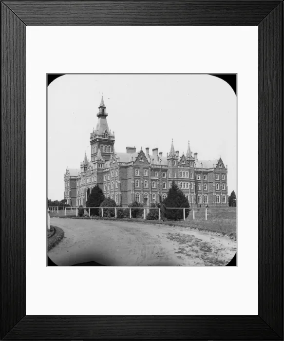 Framed Print : Melbourne - unknown building Framed Print : Melbourne - unknown building