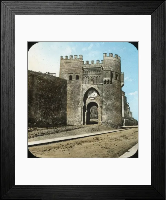 Framed Print : Spain - Madrid Espagne Porte Du Solcil Framed Print : Spain - Madrid Espagne Porte Du Solcil