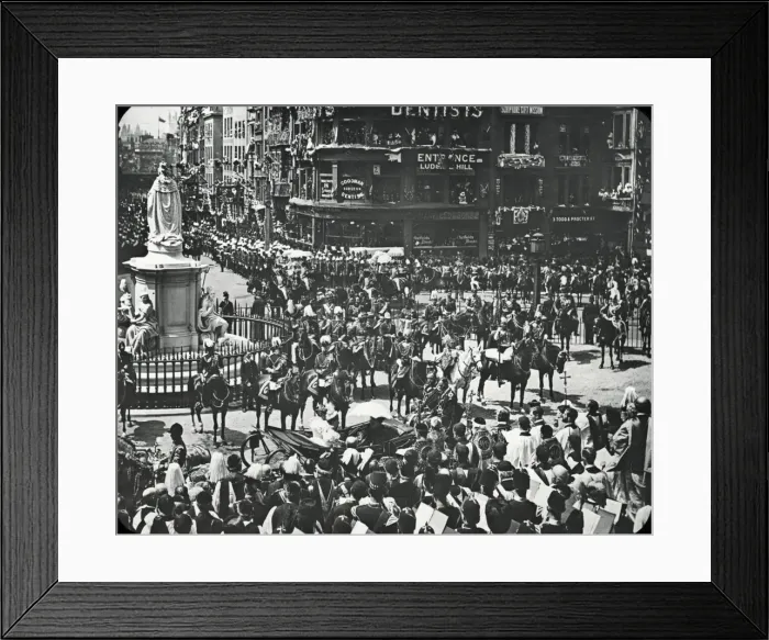 Framed Print : Queen Victorias Diamond Jubilee - Her Majesty at St Pauls Framed Print : Queen Victorias Diamond Jubilee - Her Majesty at St Pauls