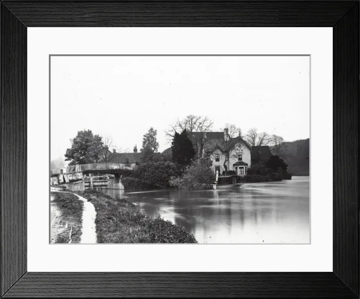 Framed Print : Life of Charles Dickens - Boulters Lock (Our Mutual Friend) Framed Print : Life of Charles Dickens - Boulters Lock (Our Mutual Friend)