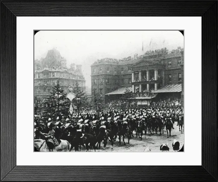 Framed Print : Diamond Jubilee - The Procession Passing Apsley House Framed Print : Diamond Jubilee - The Procession Passing Apsley House