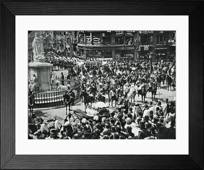 Framed Print : Queen Victorias Diamond Jubilee - The Royal Carriage at St Framed Print : Queen Victorias Diamond Jubilee - The Royal Carriage at St