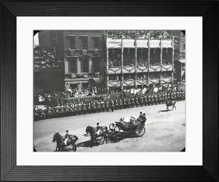 Framed Print : Diamond Jubilee - HRH The Duchess of York passing Whitehall Framed Print : Diamond Jubilee - HRH The Duchess of York passing Whitehall