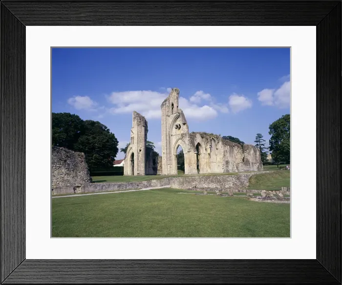 Framed Print : Ruins of Glastonbury Abbey, Glastonbury, Somerset Framed Print : Ruins of Glastonbury Abbey, Glastonbury, Somerset