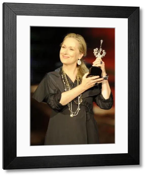 Framed Print : San SebastiᮮFestival 2008. Meryl Streep Framed Print : San SebastiᮮFestival 2008. Meryl Streep