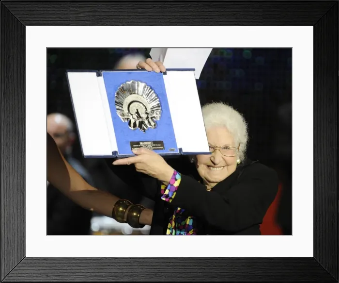 Framed Print : San SebastiᮮFestival 2008. Tsilla Chelton