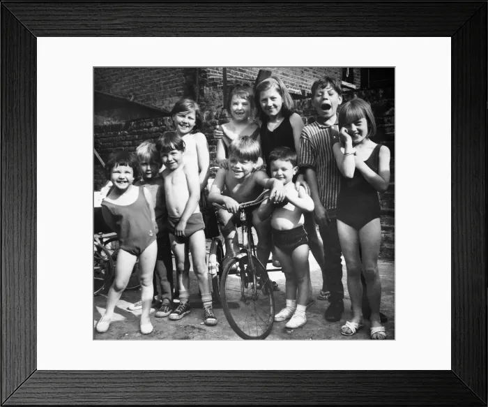 Framed Print : Group of children on a Balham street, SW London Framed Print : Group of children on a Balham street, SW London