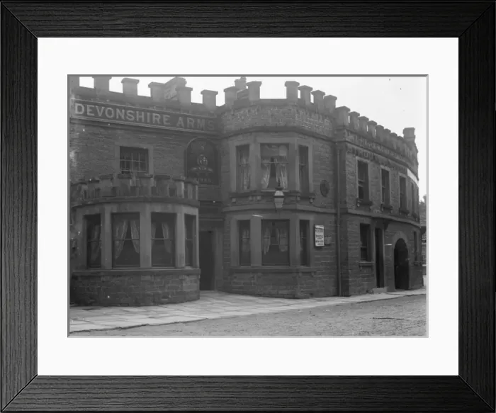 Framed Print : Devonshire Arms, Baslow, Peak District Framed Print : Devonshire Arms, Baslow, Peak District
