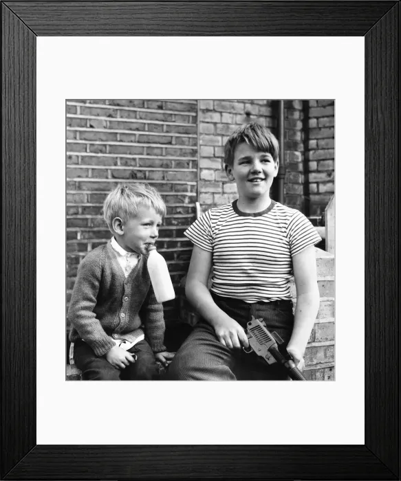 Framed Print : Boys with toy gun, Balham, SW London