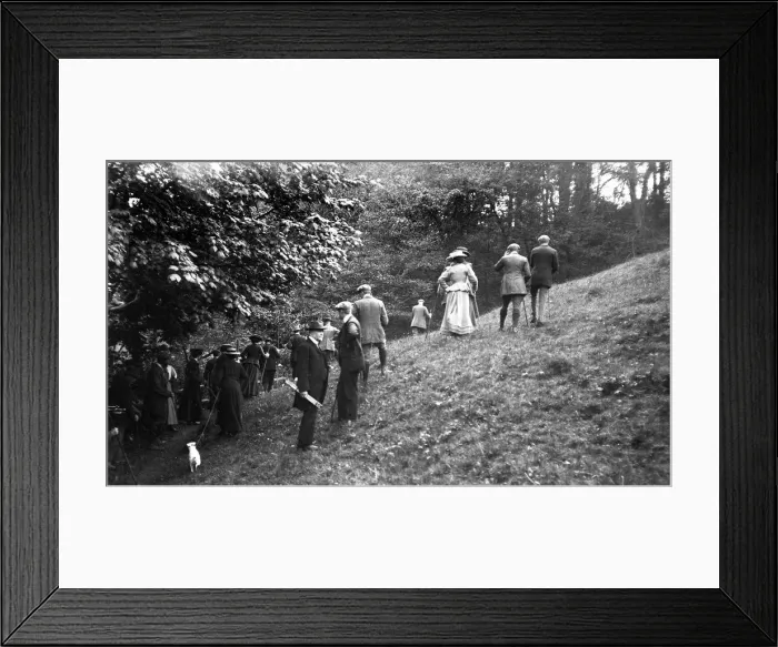 Framed Print : Otter Hunt - Overton on Dee, Cheshire Framed Print : Otter Hunt - Overton on Dee, Cheshire