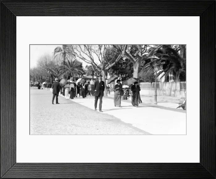 Framed Print : Cannes beachfront Framed Print : Cannes beachfront