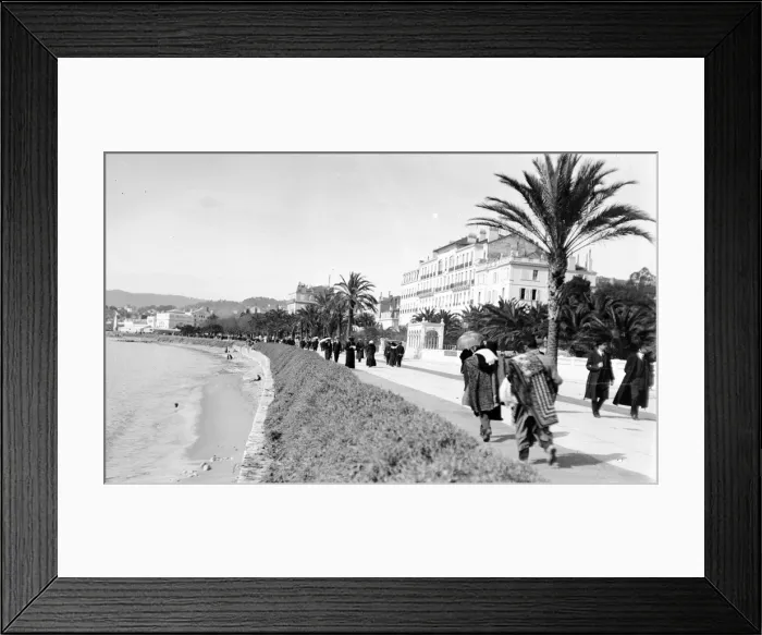 Framed Print : Cannes beachfront Framed Print : Cannes beachfront