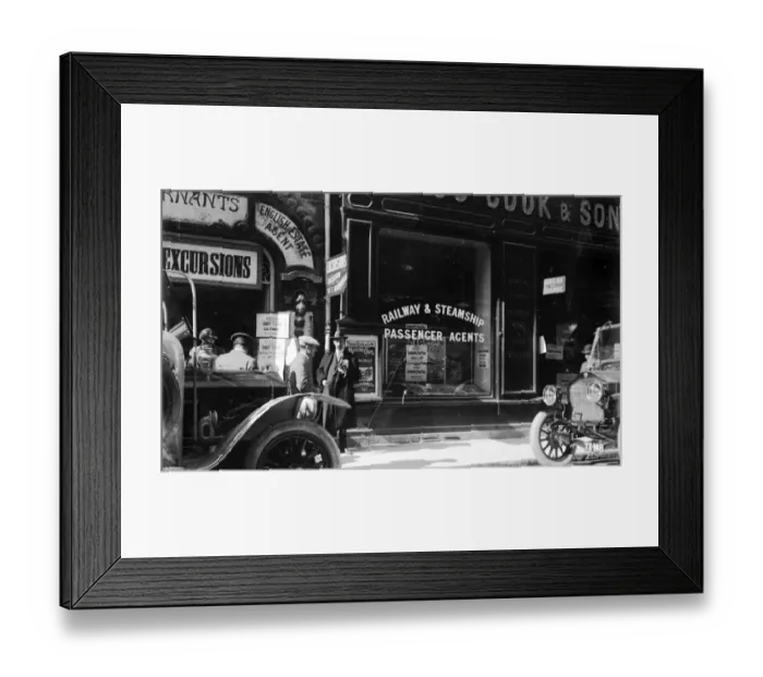 Framed Print : Thomas Cook Office, Cannes Framed Print : Thomas Cook Office, Cannes