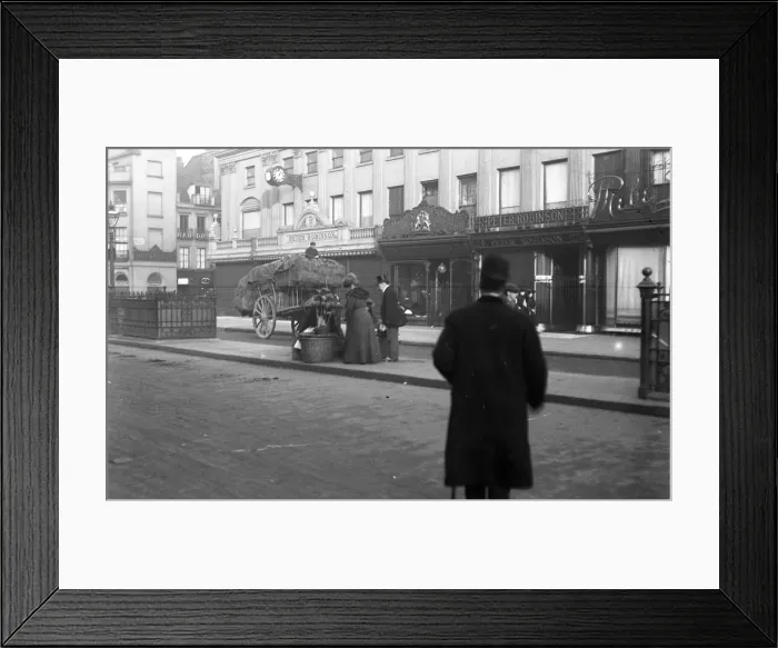 Framed Print : Women selling flowers in Regent Street, London Framed Print : Women selling flowers in Regent Street, London