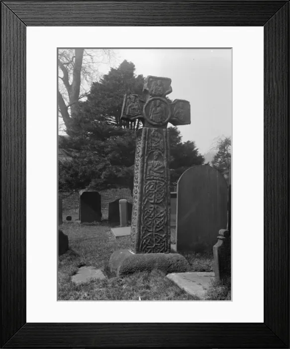 Framed Print : Eyam Churchyard, Derbyshire - Anglo Saxon Cross Framed Print : Eyam Churchyard, Derbyshire - Anglo Saxon Cross