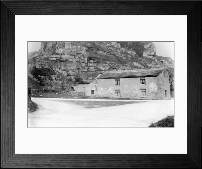 Framed Print : Cliff face and building in Dovedale Framed Print : Cliff face and building in Dovedale