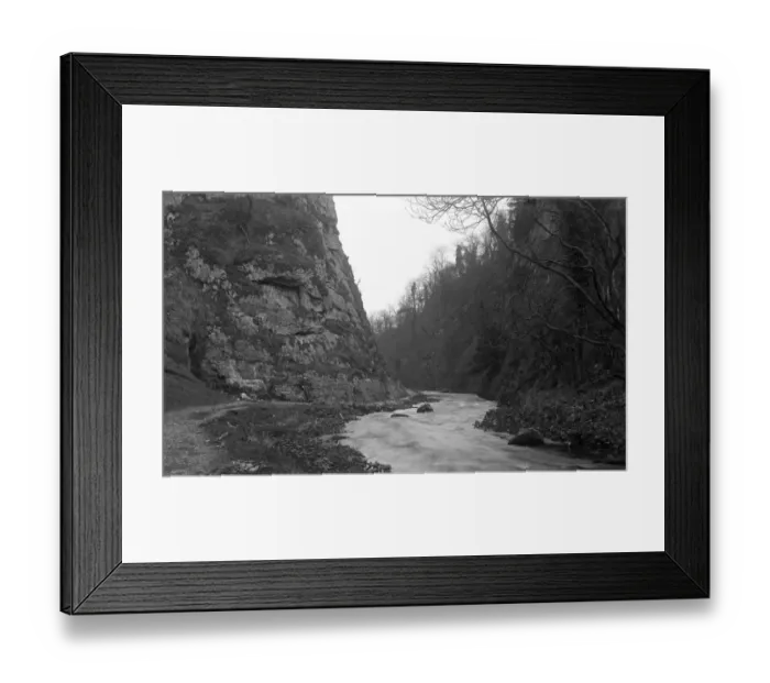 Framed Print : River Derwent in Middleton Dale, Peak District, Derbyshire Framed Print : River Derwent in Middleton Dale, Peak District, Derbyshire