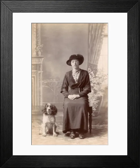 Framed Print : Woman and her Cocker Spaniel Framed Print : Woman and her Cocker Spaniel
