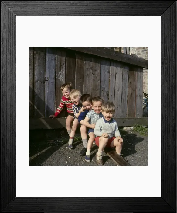 Framed Print : Five boys on a Balham street, SW London Framed Print : Five boys on a Balham street, SW London