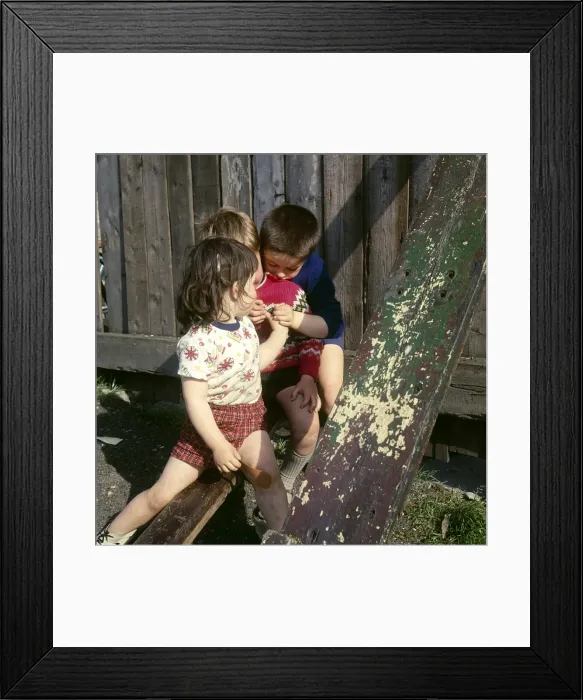Framed Print : Three children on a Balham street, SW London Framed Print : Three children on a Balham street, SW London