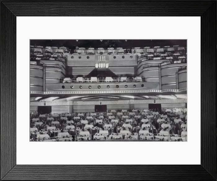 Framed Print : A view of the interior of the French Casino, New York Framed Print : A view of the interior of the French Casino, New York