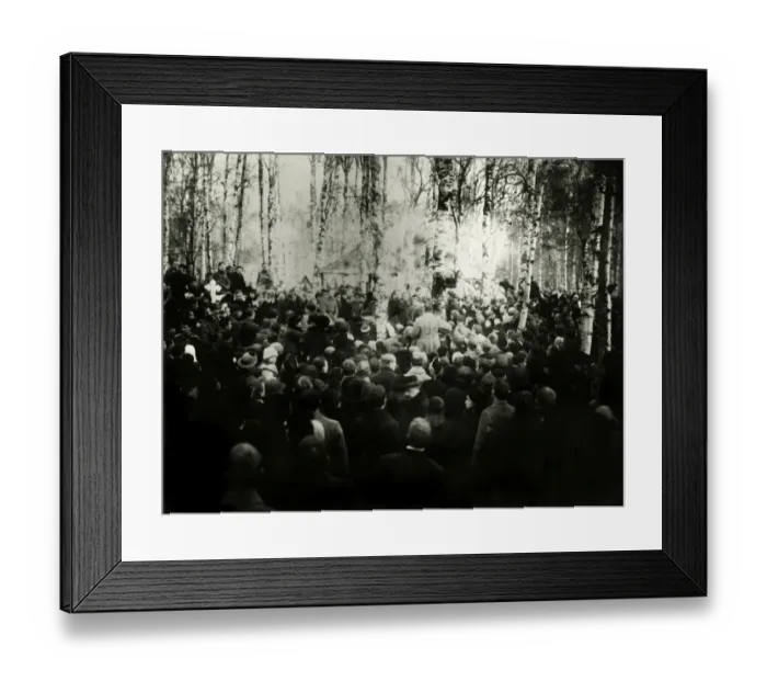 Framed Print : WW1 - Eastern Front - Morale-Boosting Meeting for Russians