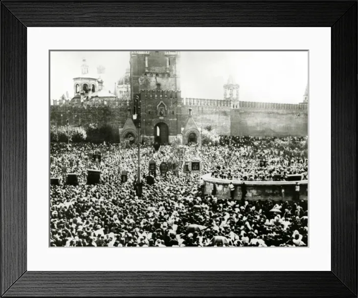 Framed Print : WW1 - Eastern Front - Church service at Red Square, Moscow Framed Print : WW1 - Eastern Front - Church service at Red Square, Moscow