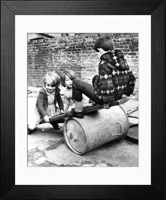 Framed Print : Three children on a Balham street, SW London Framed Print : Three children on a Balham street, SW London