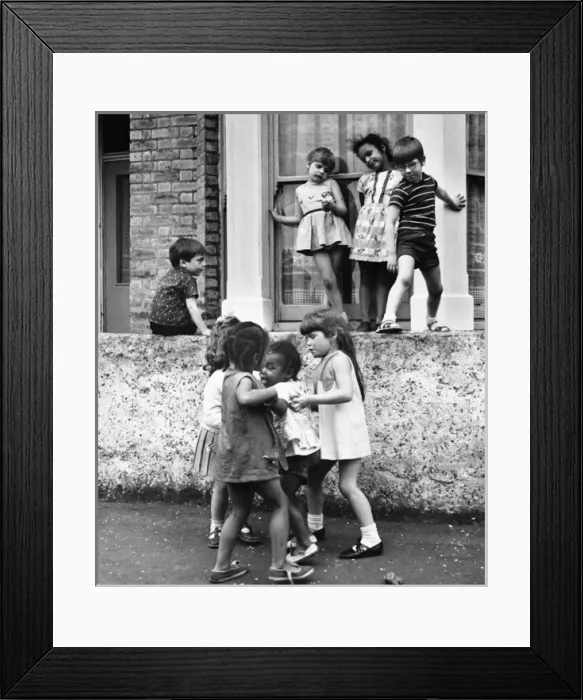 Framed Print : Group of children on a Balham street, SW London Framed Print : Group of children on a Balham street, SW London