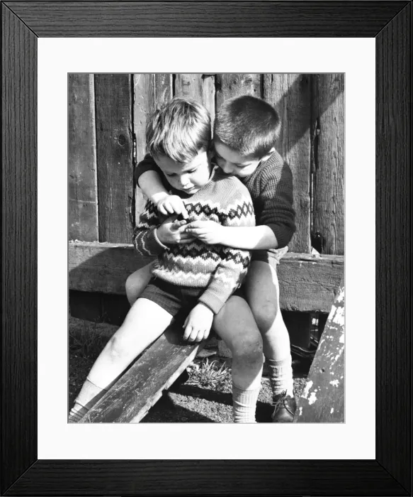 Framed Print : Two boys on a Balham street, SW London Framed Print : Two boys on a Balham street, SW London