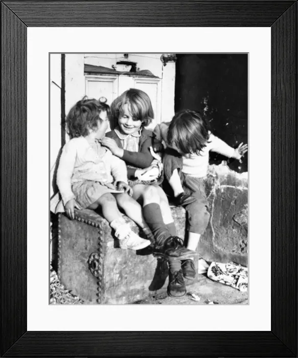 Framed Print : Three children on a Balham street, SW London Framed Print : Three children on a Balham street, SW London
