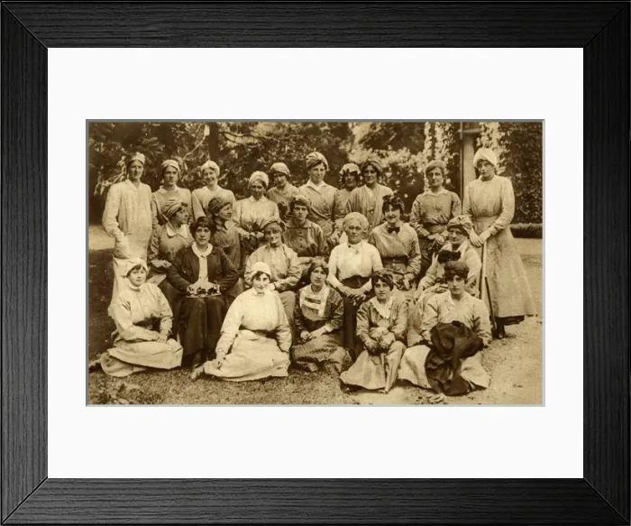 Framed Print : WW1 - Titled Women Munitions Workers Framed Print : WW1 - Titled Women Munitions Workers