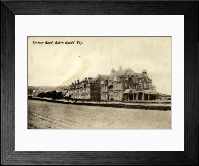 Framed Print : Station Road, Robin Hoods Bay, Yorkshire Framed Print : Station Road, Robin Hoods Bay, Yorkshire
