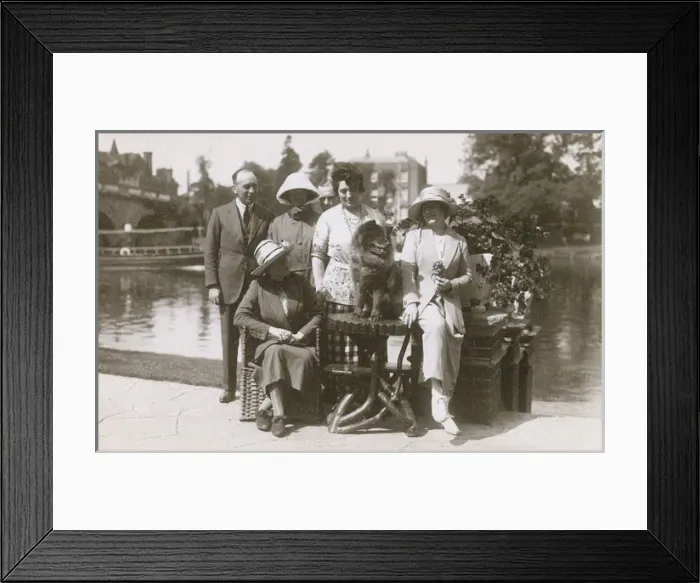 Framed Print : Six people and a dog at East Sheen, West London Framed Print : Six people and a dog at East Sheen, West London