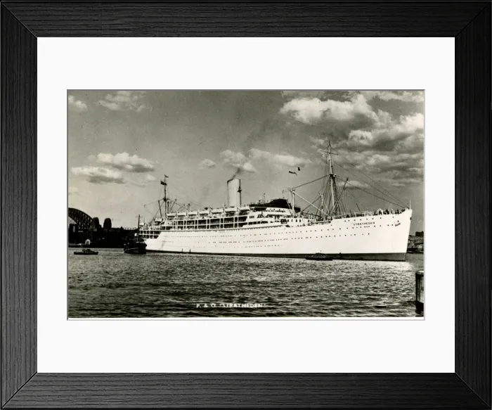 Framed Print : P&O Liner stratheden, Unknown Location Framed Print : P&O Liner stratheden, Unknown Location