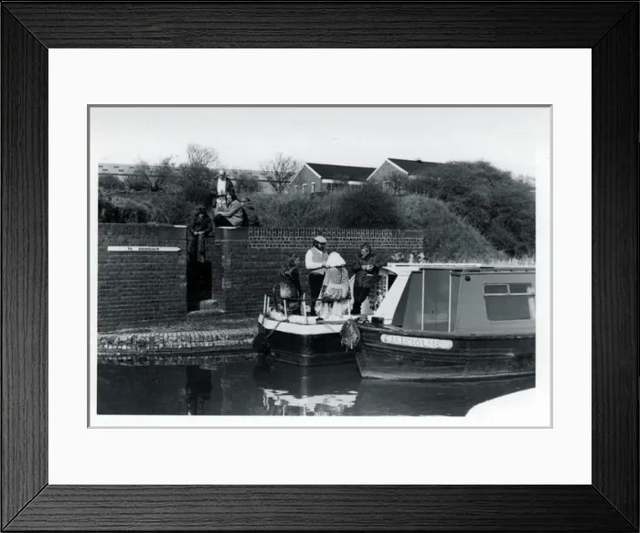 Framed Print : The Dudley Canal, Dudley, Worcestershire Framed Print : The Dudley Canal, Dudley, Worcestershire