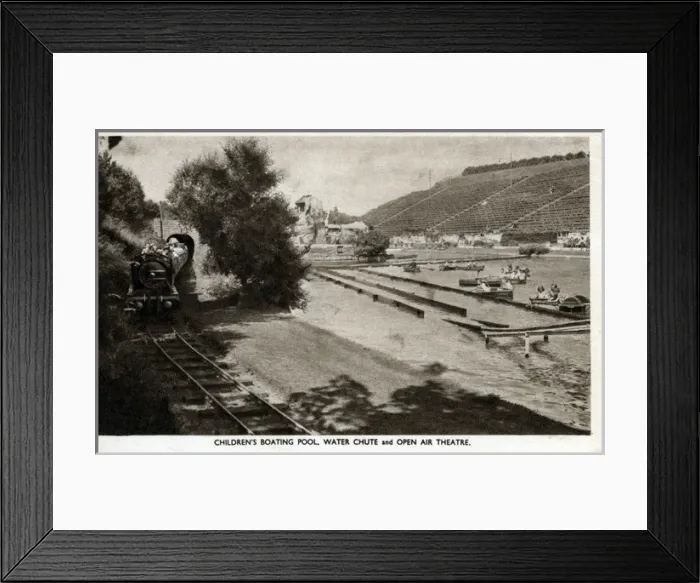 Framed Print : Miniature Railway, Scarborough, Yorkshire Framed Print : Miniature Railway, Scarborough, Yorkshire