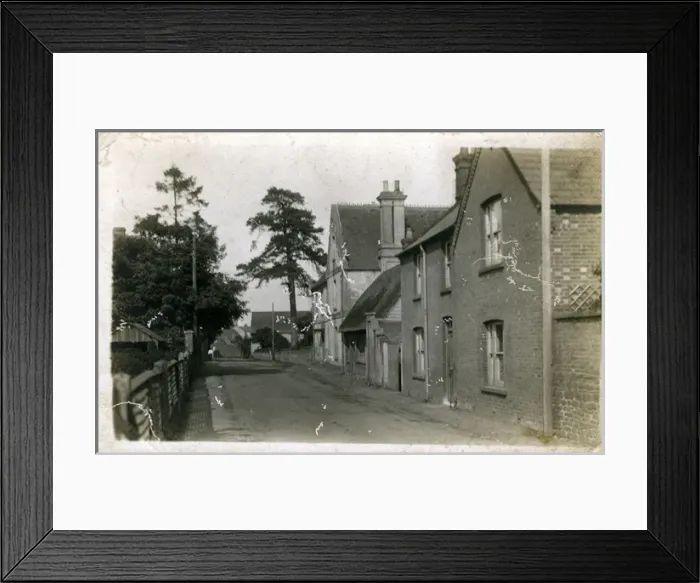 Framed Print : The Village, Isle of Mull, Argyllshire Framed Print : The Village, Isle of Mull, Argyllshire