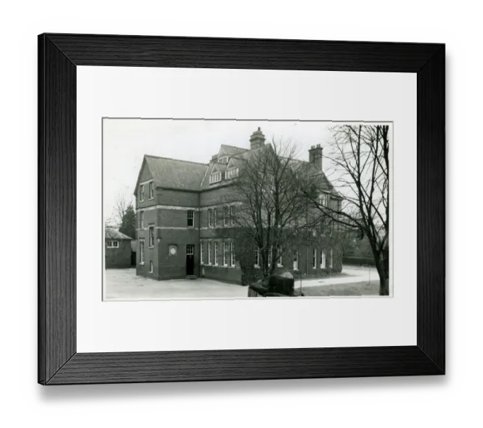 Framed Print : The School, Wellingborough, Northamptonshire Framed Print : The School, Wellingborough, Northamptonshire