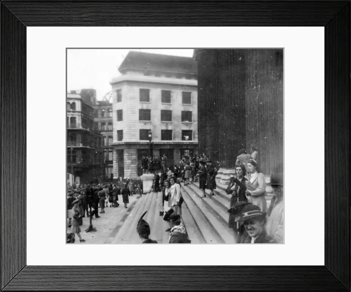 Framed Print : VE Day 1945 Framed Print : VE Day 1945
