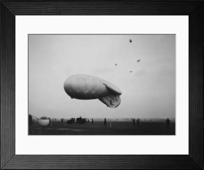 Framed Print : WW2 - Munich crisis - barrage balloons Framed Print : WW2 - Munich crisis - barrage balloons