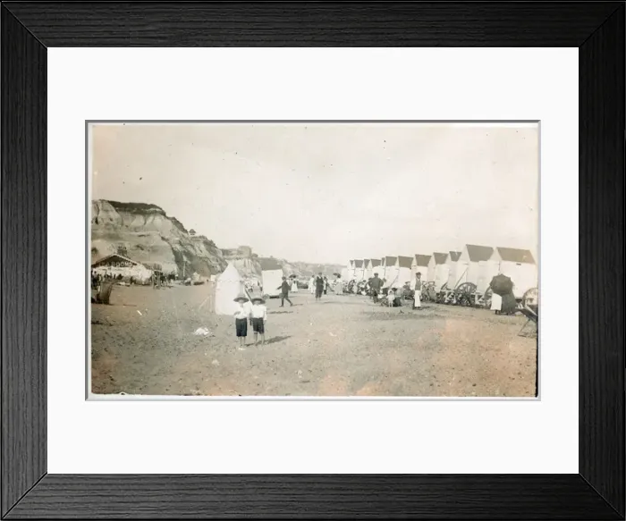Framed Print : Beach Scene