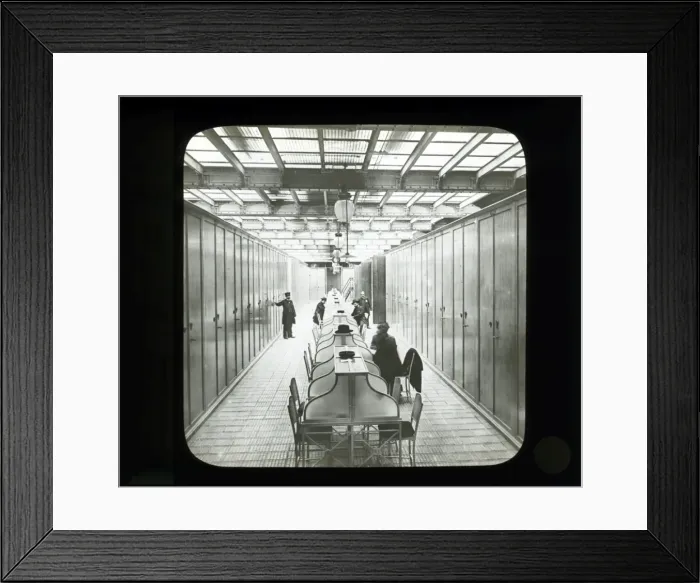 Framed Print : Credit Lyonnais Bank, Paris Framed Print : Credit Lyonnais Bank, Paris