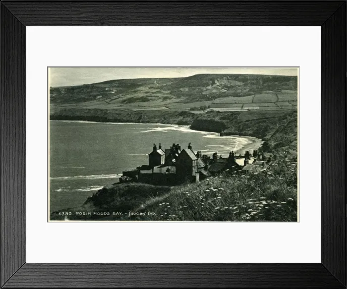 Framed Print : General View, Robin Hoods Bay, Yorkshire Framed Print : General View, Robin Hoods Bay, Yorkshire