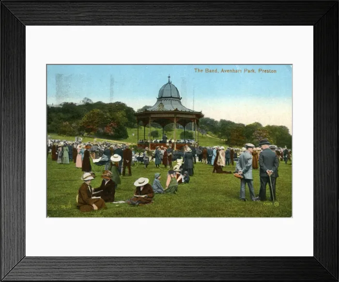 Framed Print : The Band & Bandstand, Avenham Park, Lancashire Framed Print : The Band & Bandstand, Avenham Park, Lancashire