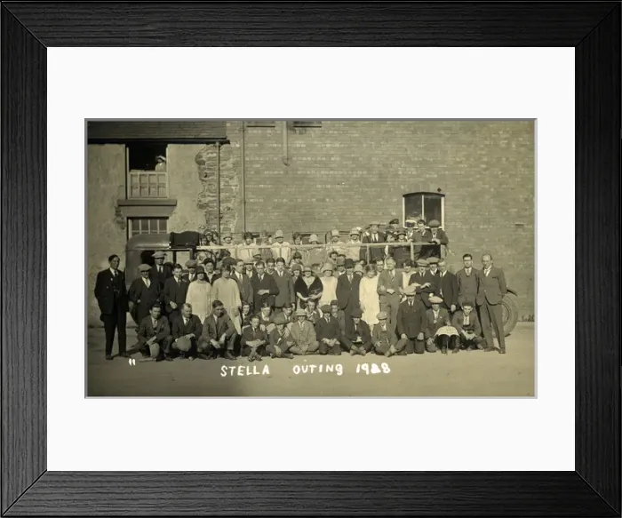 Framed Print : Charabanc Outing, Llangollen, Denbighshire Framed Print : Charabanc Outing, Llangollen, Denbighshire